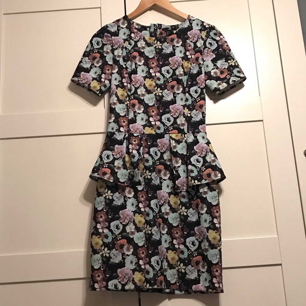 Floral peplum dress - Picture 2 of 5